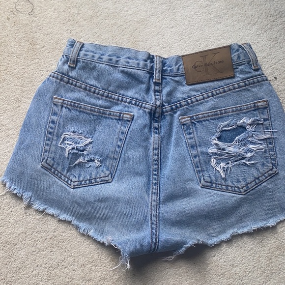 Calvin Klein vintage jean shorts size 4 - Picture 3 of 3
